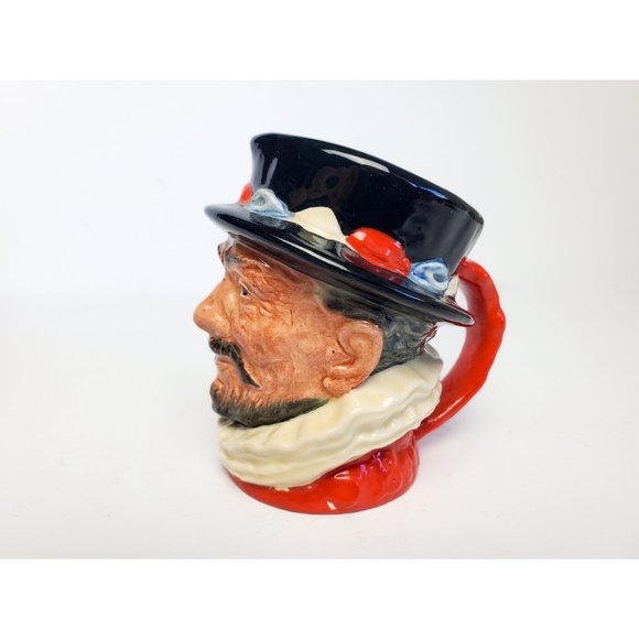 1946 Royal Doulton Beefeater Miniature Character Jug, British Ceramic Toby Mug - Picture 6 of 9